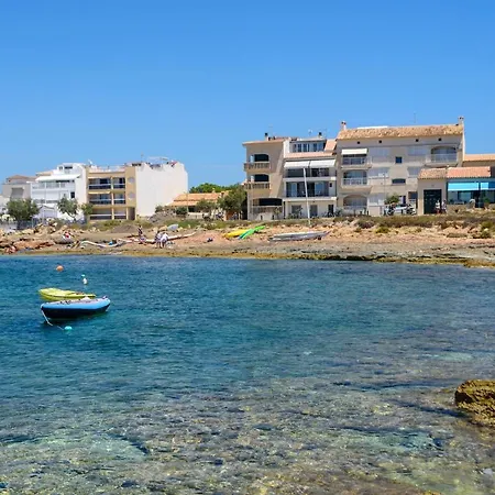Blau En Cala Galiota Con Vistas Al Mar